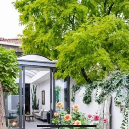 Close To Campus Apartment *