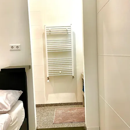 Apartment Close To Campus *