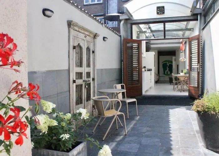 Close To Campus Apartment *